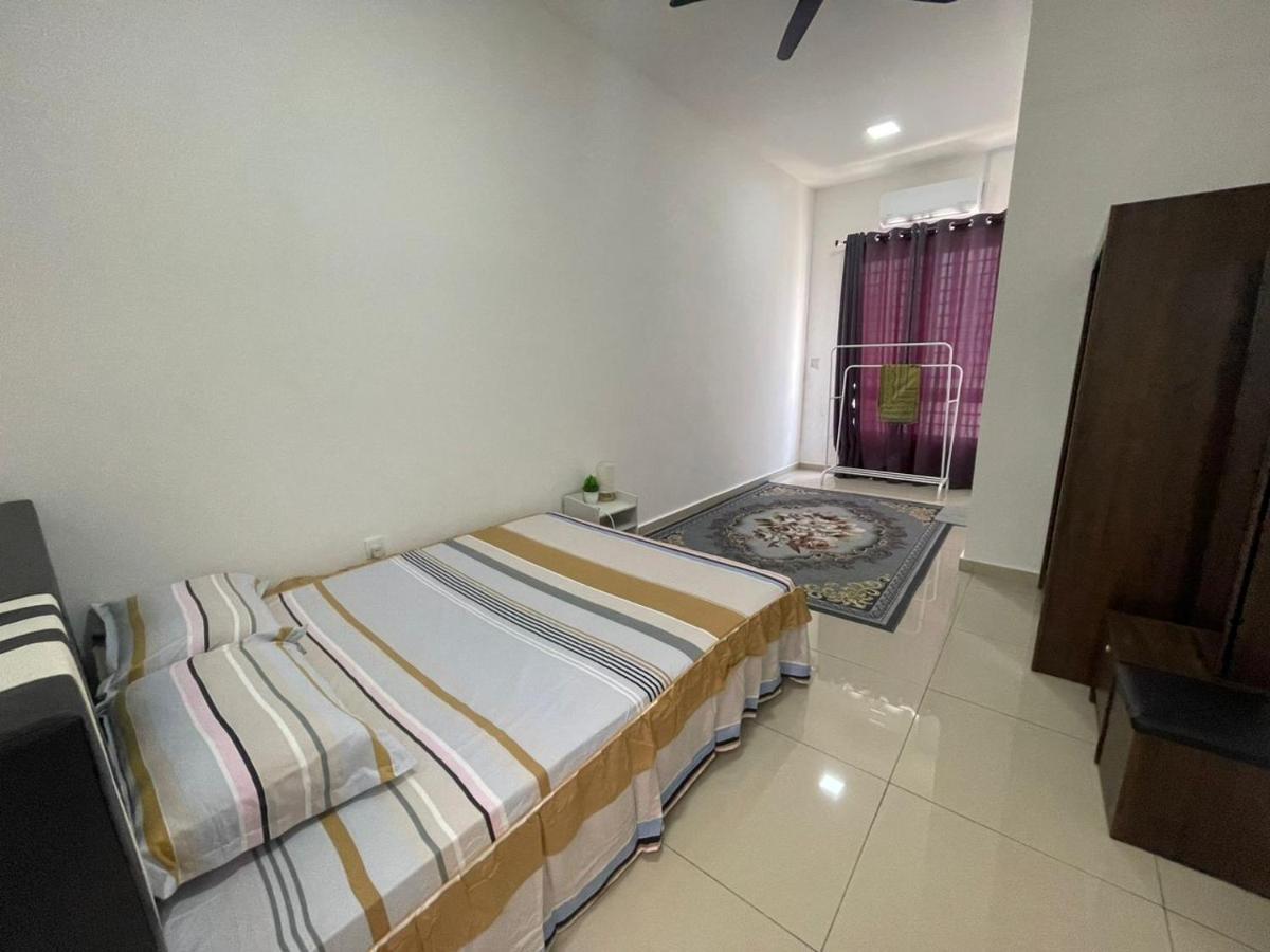 Safiyya Homestay Kluang Exterior photo