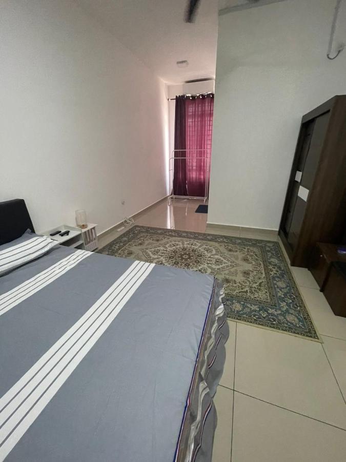 Safiyya Homestay Kluang Exterior photo