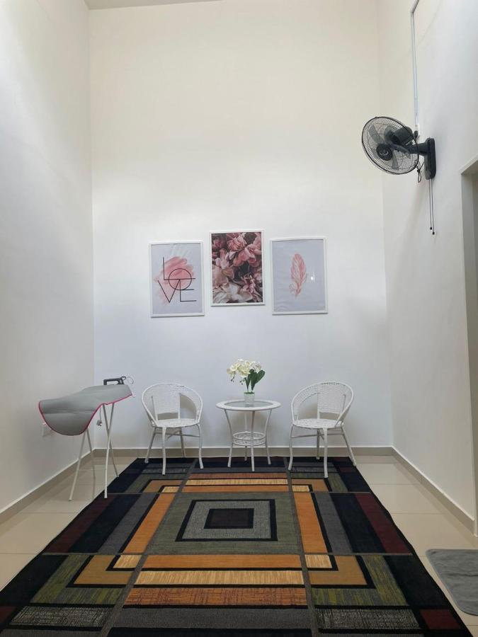Safiyya Homestay Kluang Exterior photo