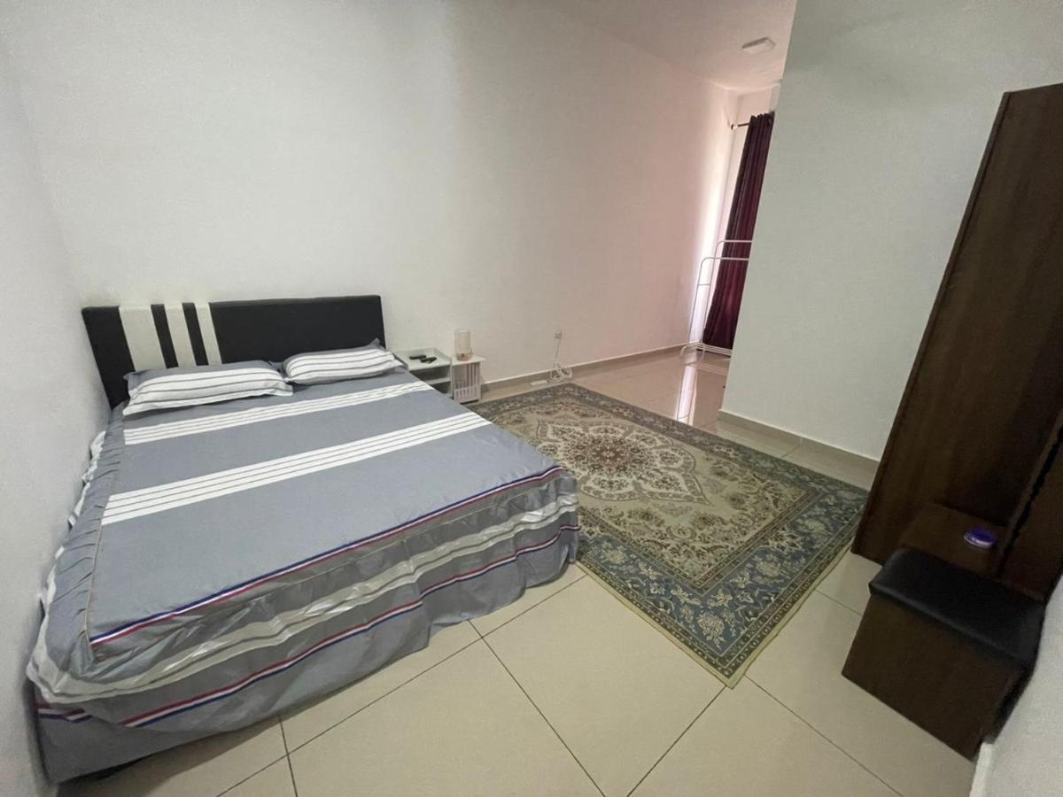 Safiyya Homestay Kluang Exterior photo